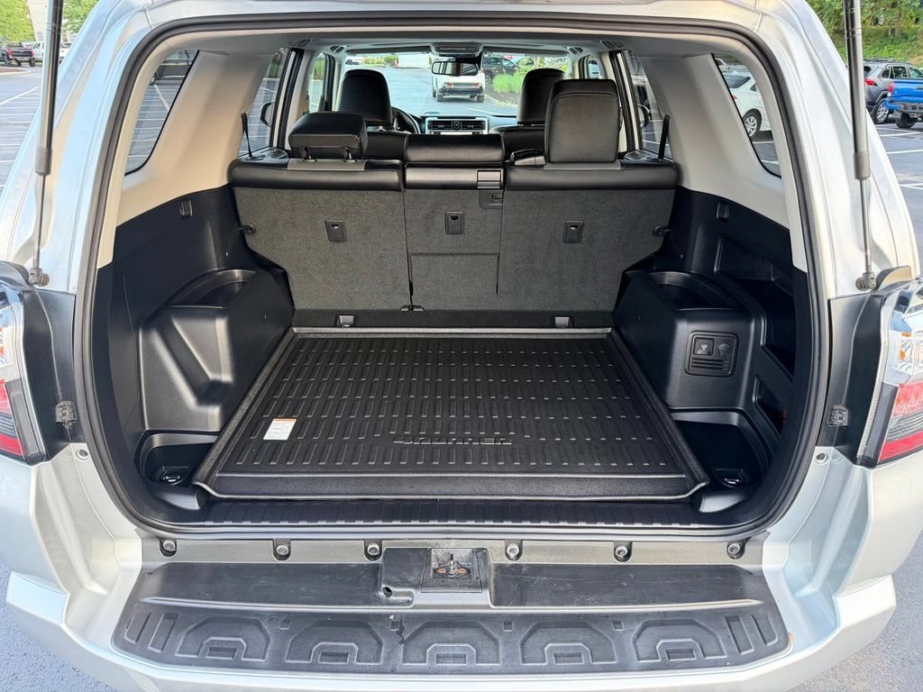 Used 2021 Toyota 4Runner SR5 Premium w/ Moonroof Package AWD/4WD image 13