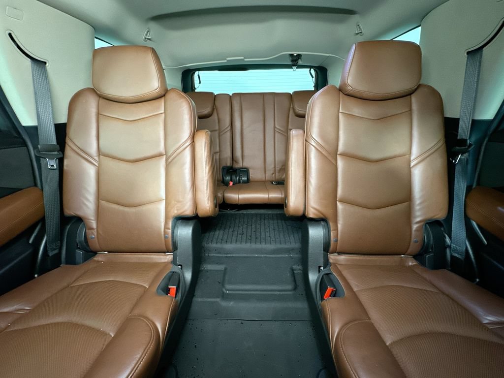 Used 2020 Cadillac Escalade Premium Luxury AWD/4WD image 13