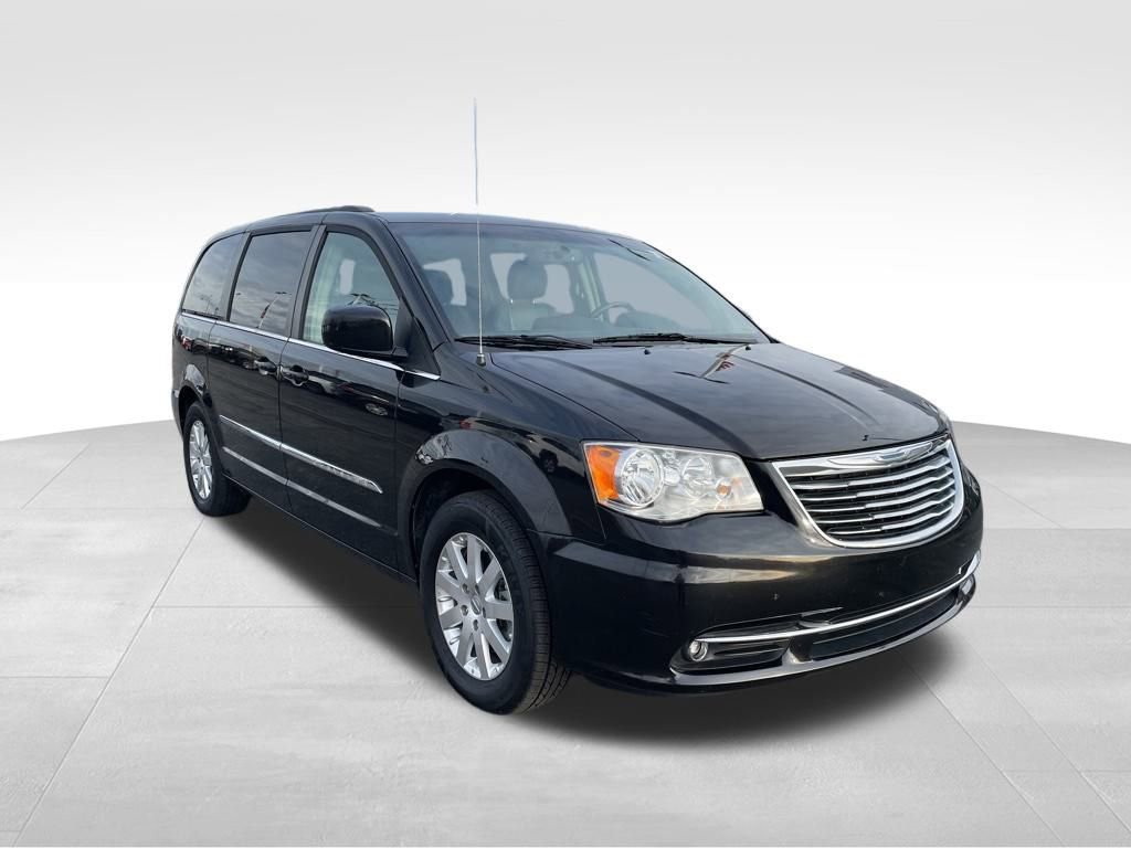 Used 2014 Chrysler Town & Country Touring image 6
