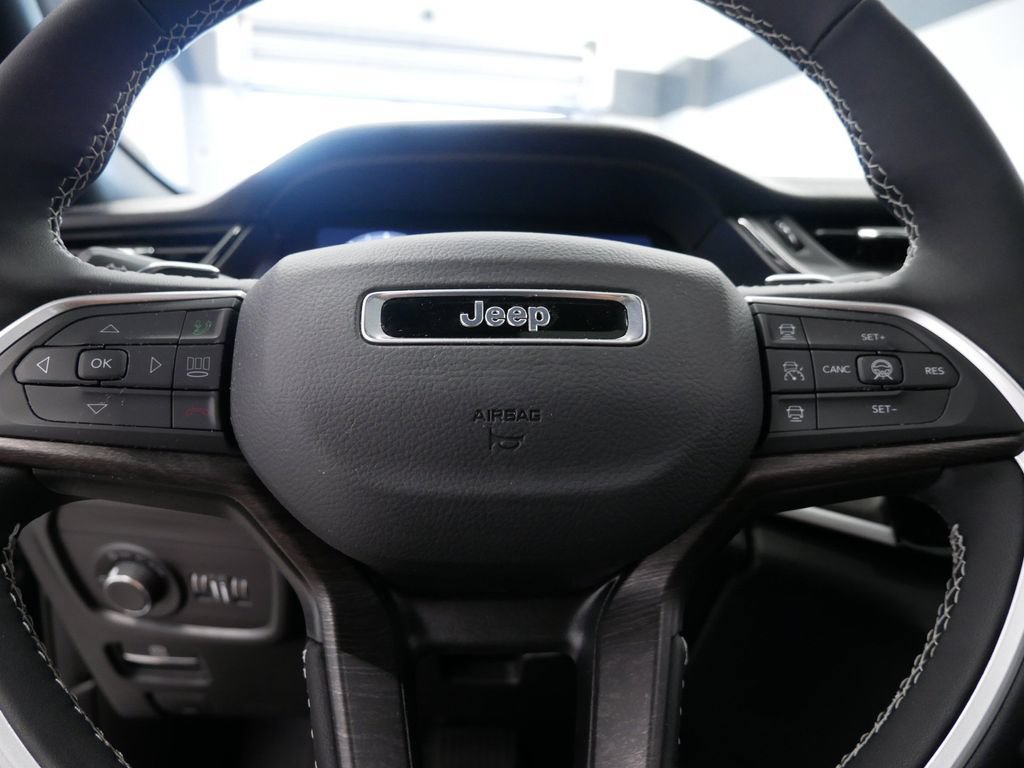 New 2026 Jeep Grand Cherokee Altitude AWD/4WD image 21