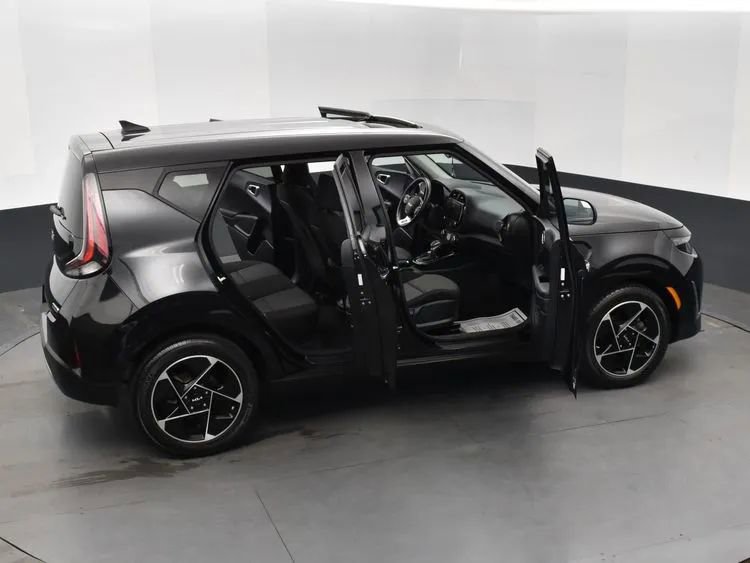 Used 2023 Kia Soul EX FWD image 6