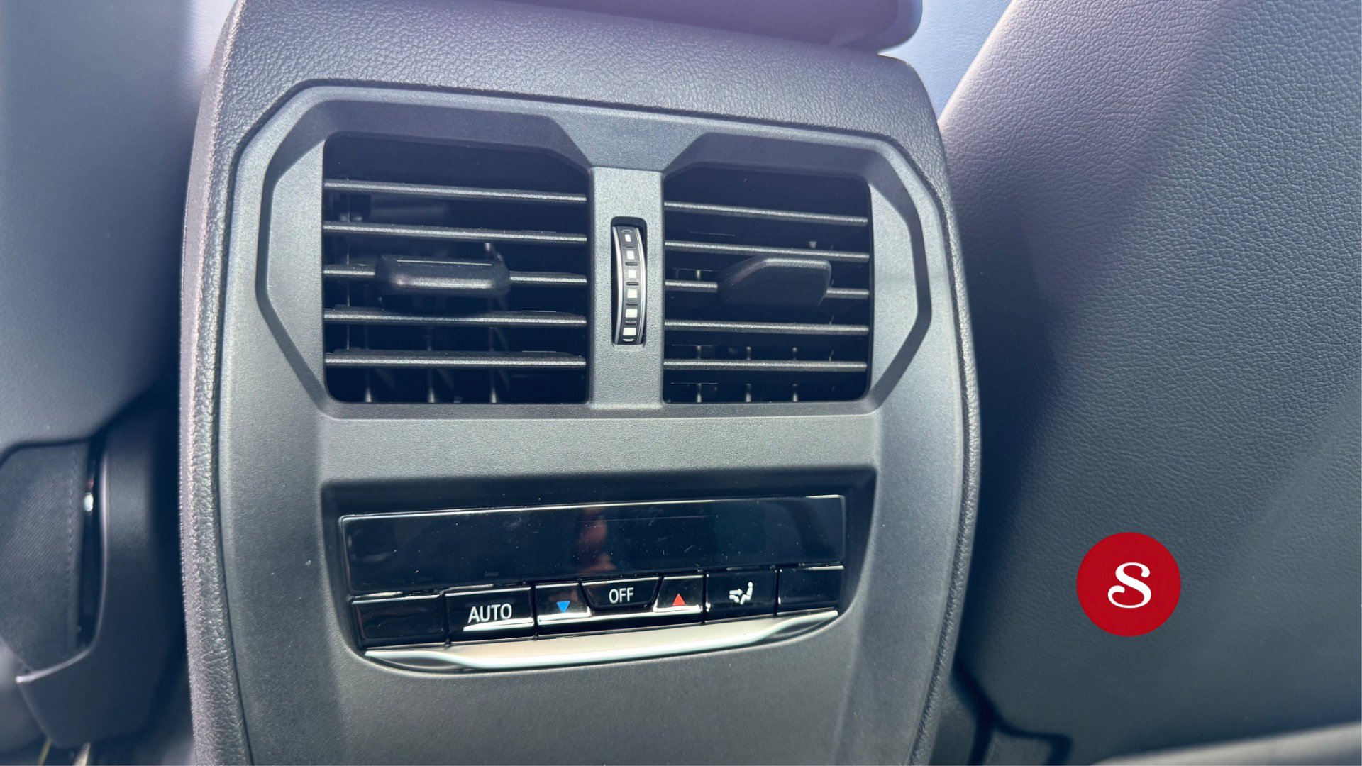 Used 2024 BMW M4 xDrive Competition w/ M Carbon Exterior Package image 18