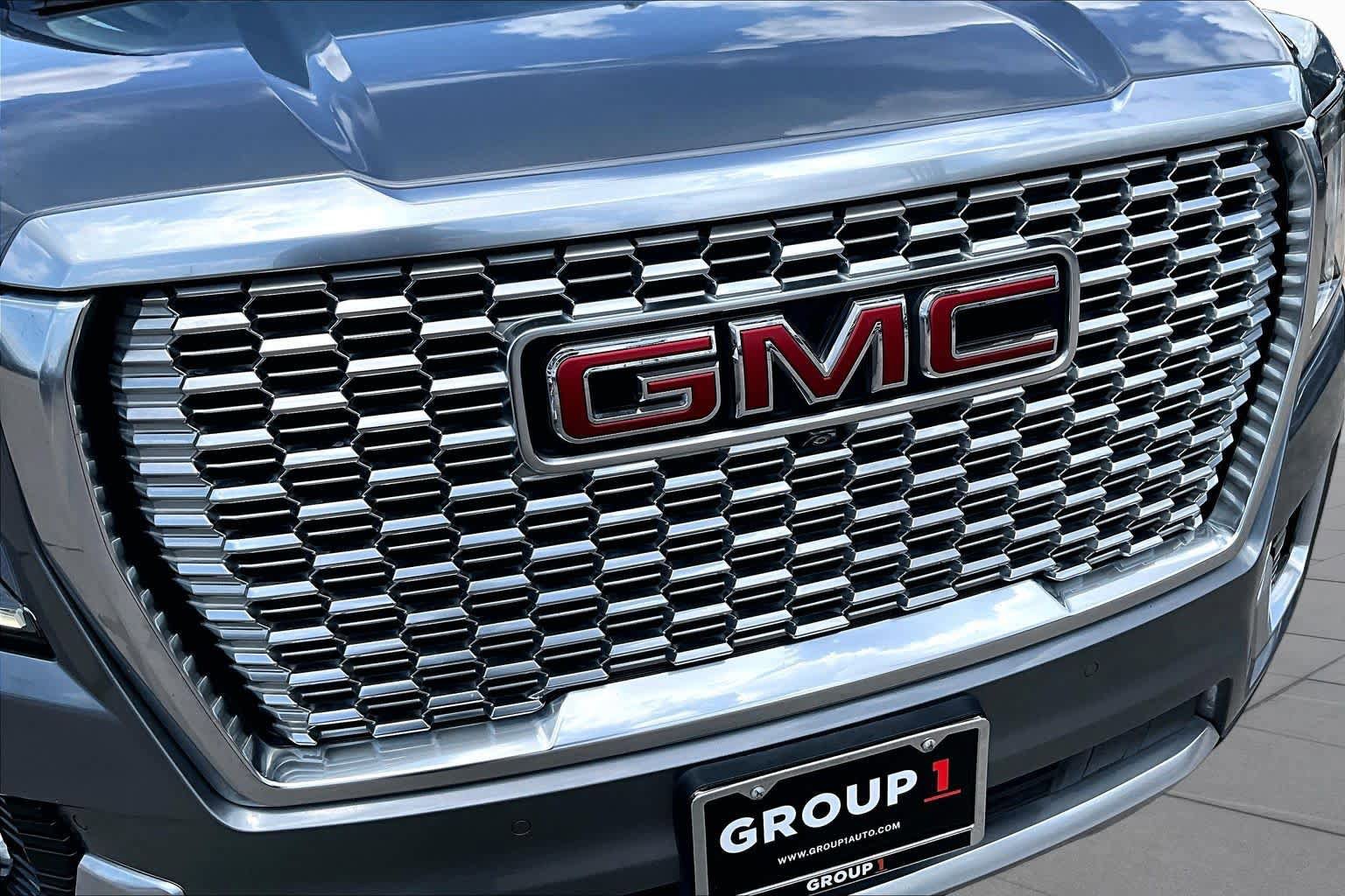 Used 2021 GMC Yukon XL Denali w/ Denali Premium Package RWD image 30