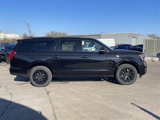 New 2025 Ford Expedition Max Platinum w/ Stealth Appearance Package image 2