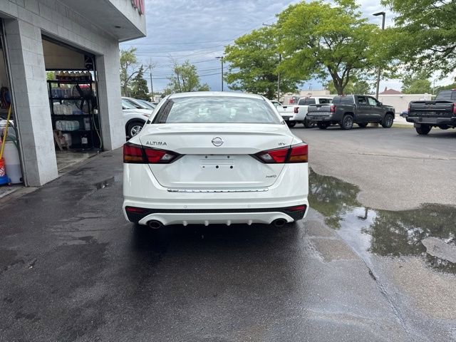 Used 2021 Nissan Altima 2.5 SV w/ SV Premium Package image 3