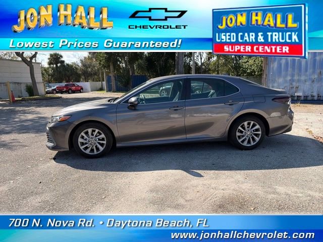 Used 2022 Toyota Camry LE image 4