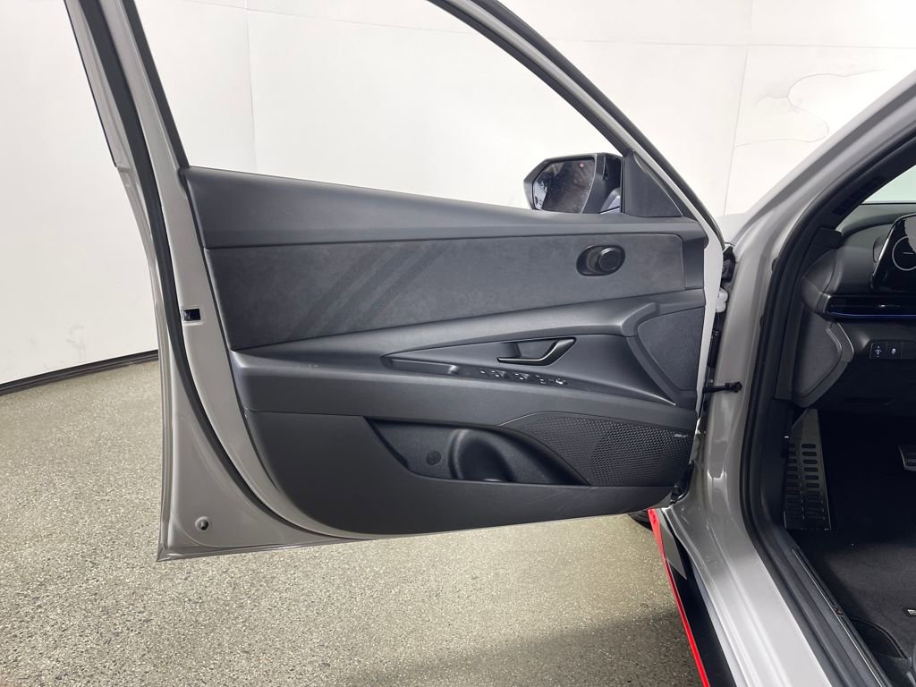 Certified 2025 Hyundai Elantra N image 19