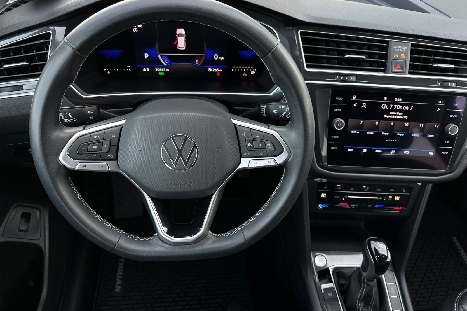 Used 2022 Volkswagen Tiguan SE image 15