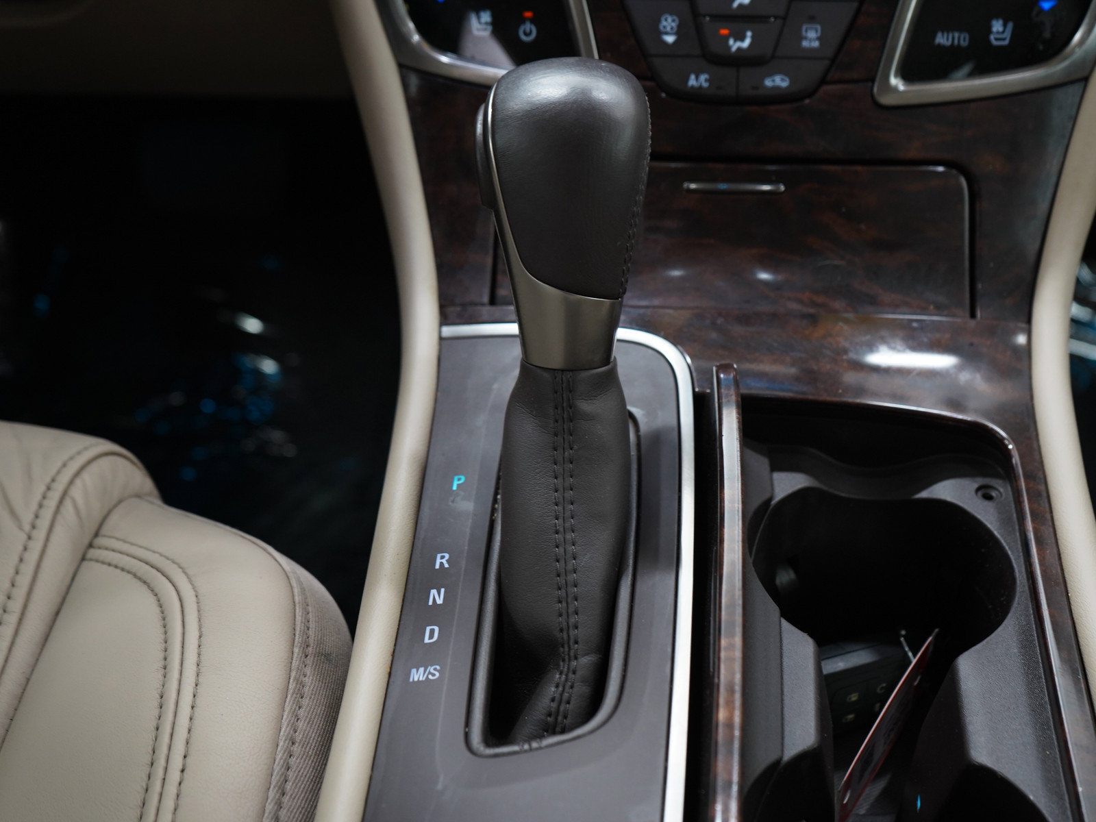 Used 2015 Buick LaCrosse Premium w/ Driver Confidence Package #1 FWD image 18