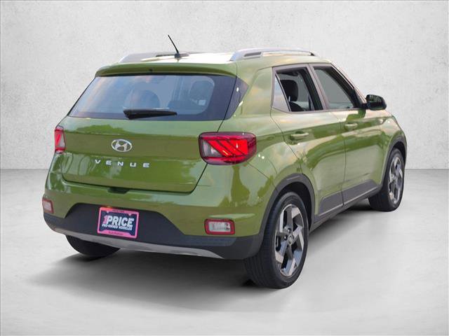 Used 2024 Hyundai Venue SEL FWD image 5