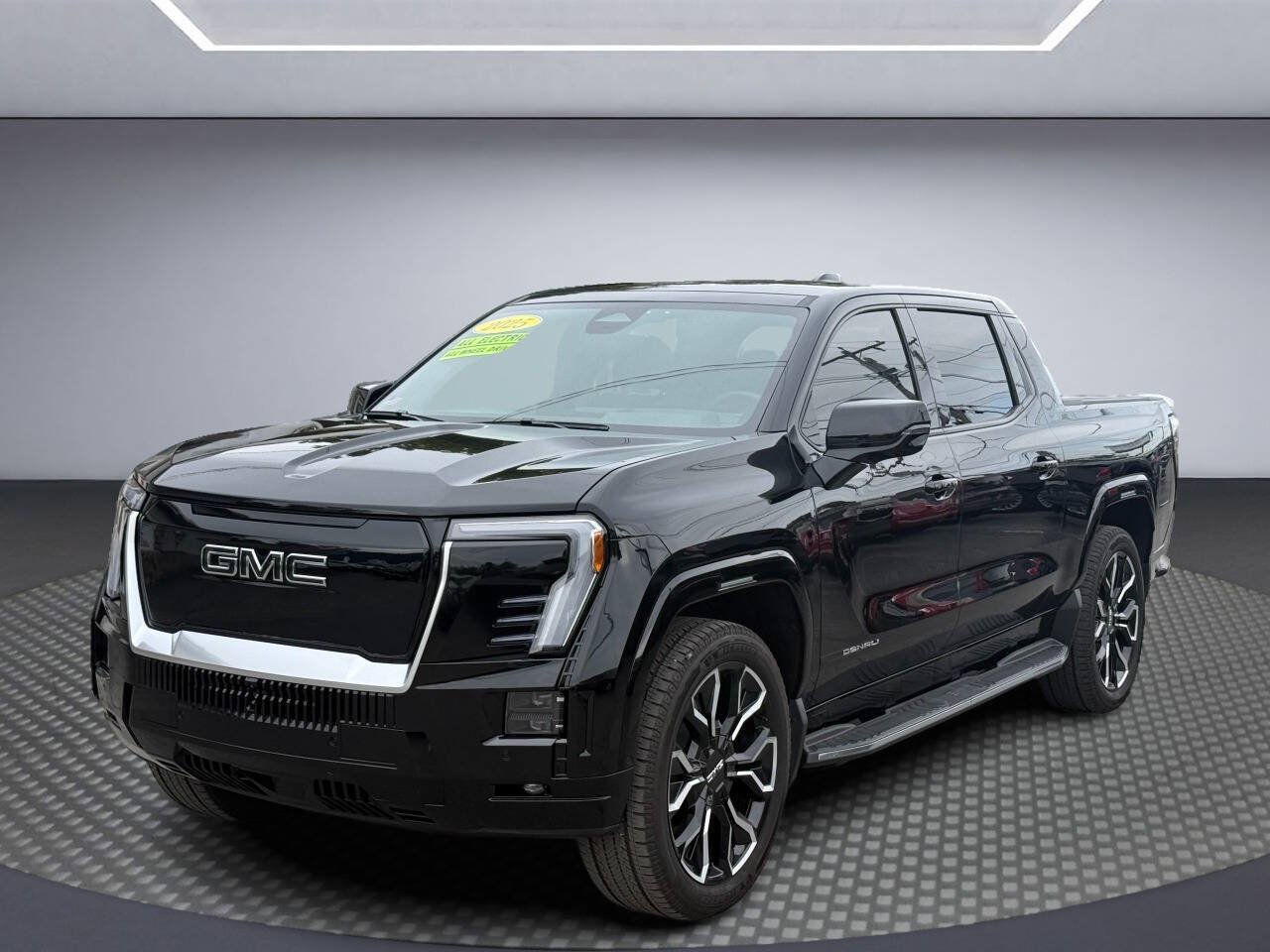 Used 2025 GMC Sierra EV Denali AWD/4WD image 2