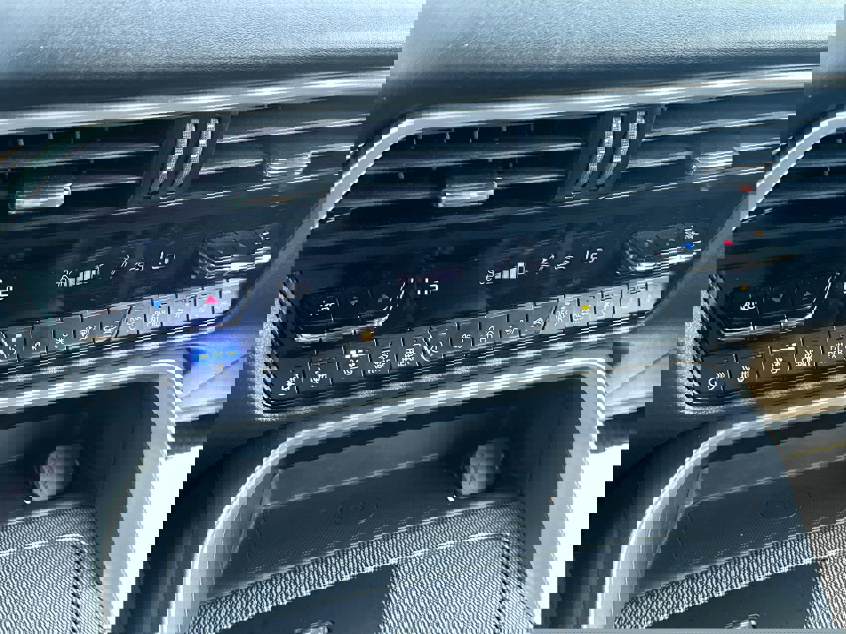 Used 2025 MAZDA CX-70 Plug-In Hybrid w/ Premium Plus image 10