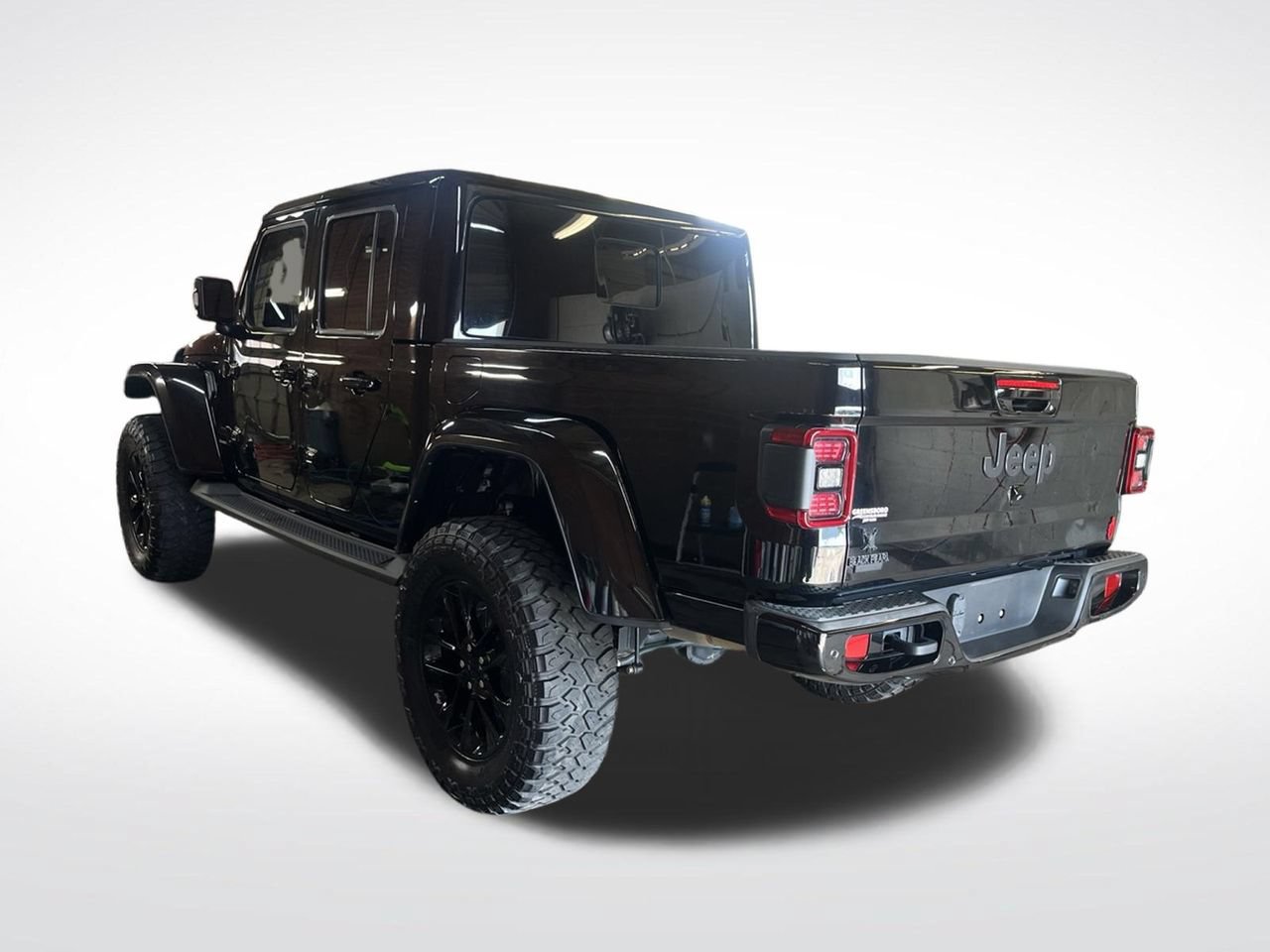 Used 2023 Jeep Gladiator Overland AWD/4WD image 3