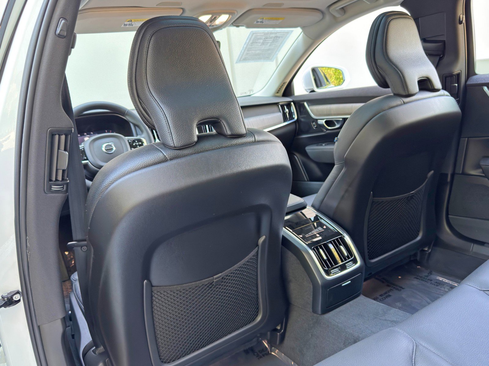 Used 2023 Volvo S90 B6 Plus w/ Protection Package Premier image 37