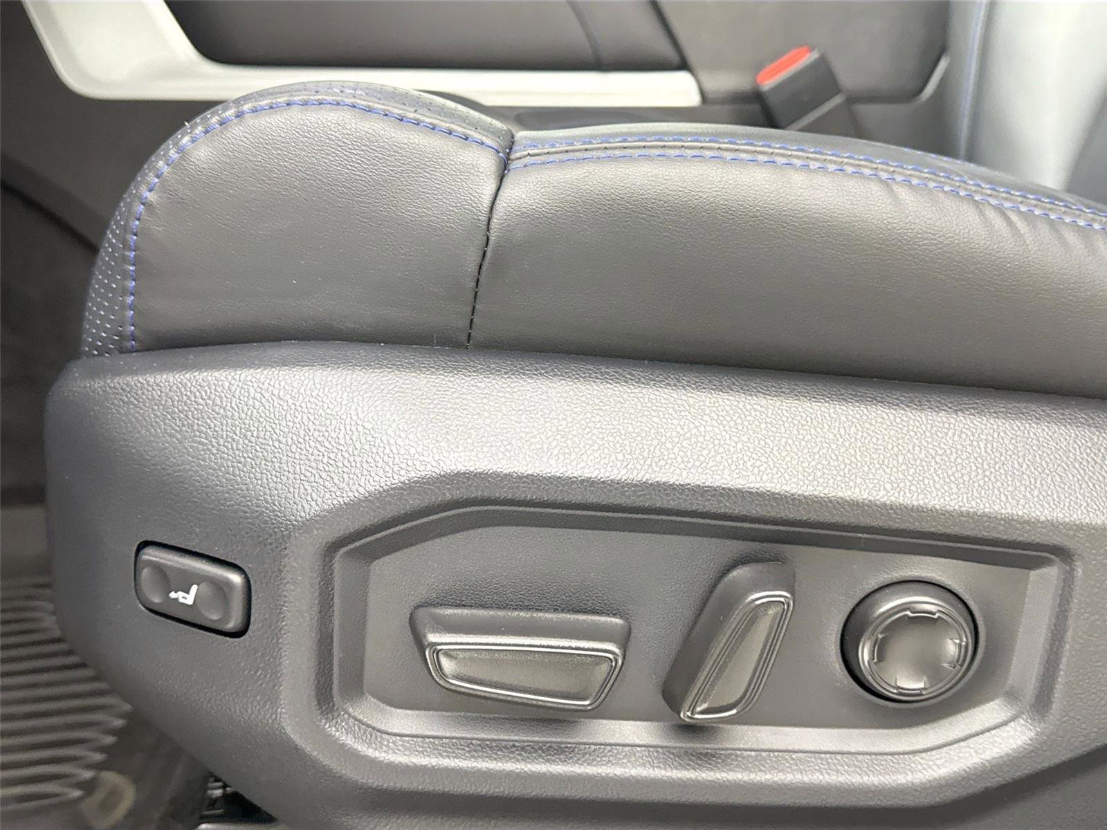 Certified 2025 Toyota Sequoia Platinum image 32