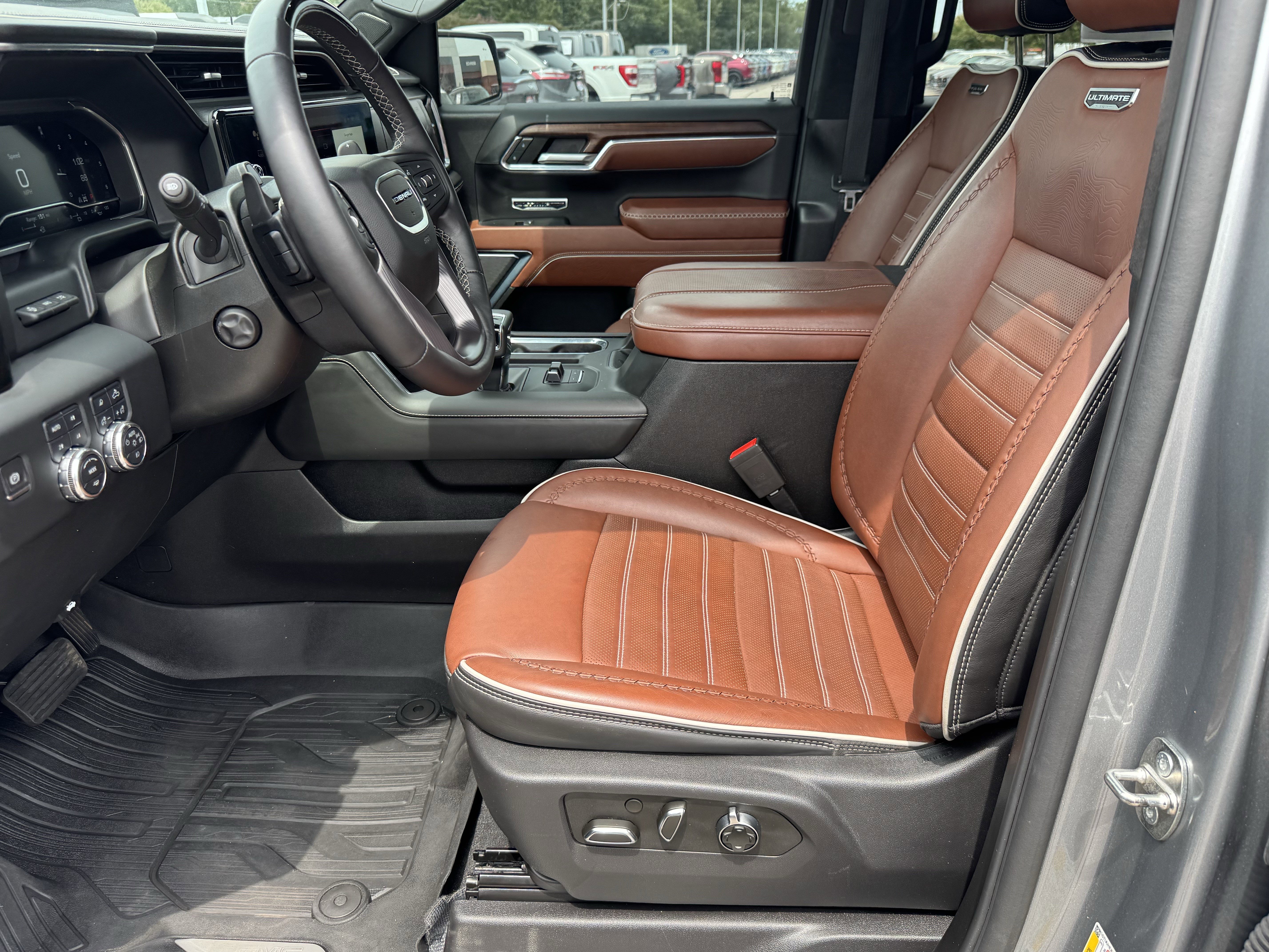 Used 2024 GMC Sierra 1500 Denali Ultimate image 10