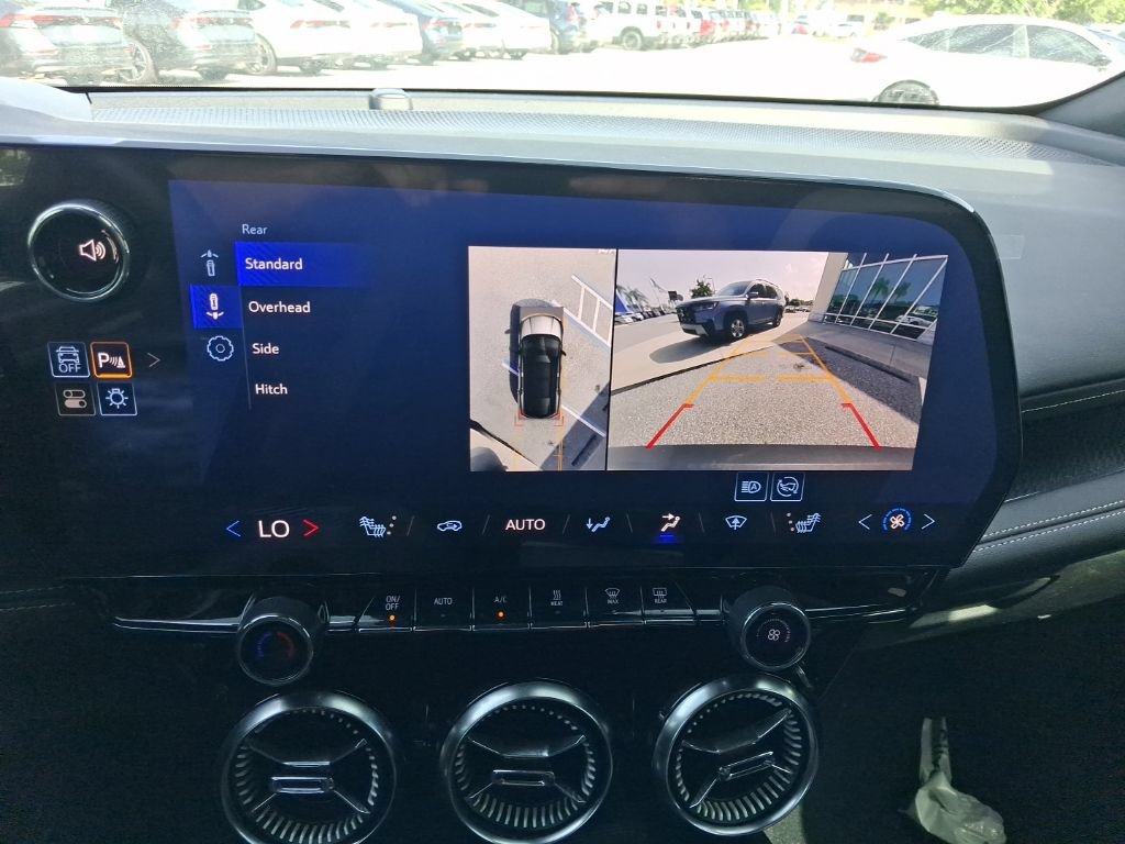 Used 2024 Chevrolet Blazer EV LT AWD/4WD image 29