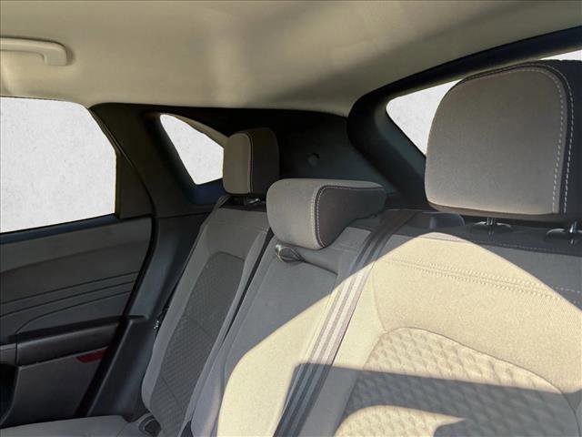 Used 2021 Ford Escape SE w/ SE Sport Appearance Package image 17