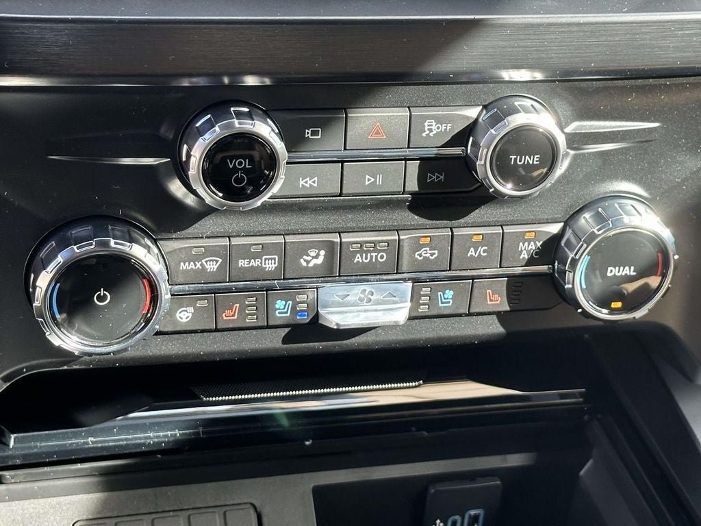 New 2026 Ford F350 Lariat w/ Lariat Ultimate Package AWD/4WD image 13