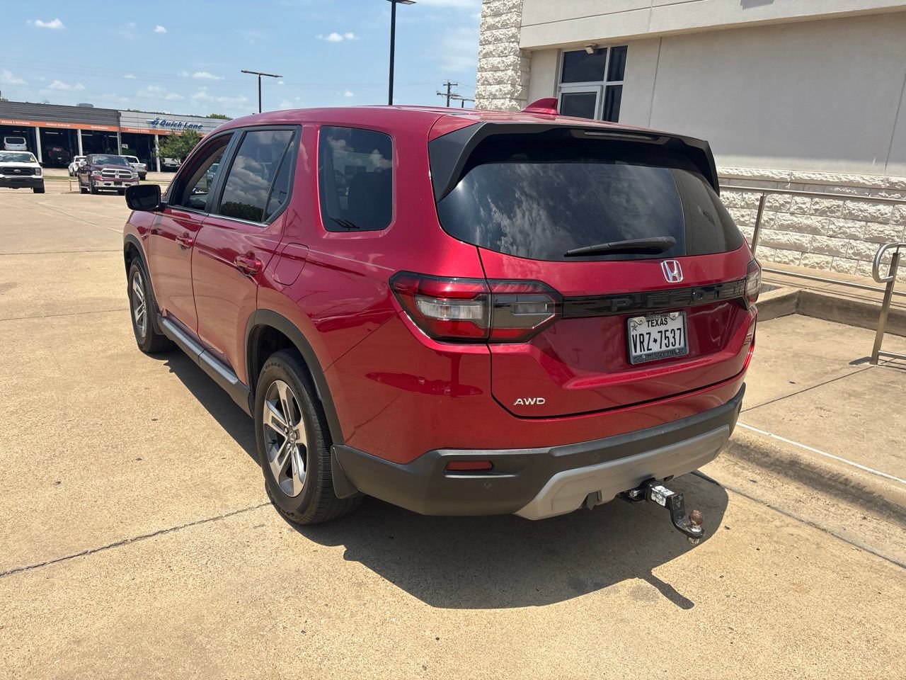 Used 2025 Honda Pilot EX-L image 2