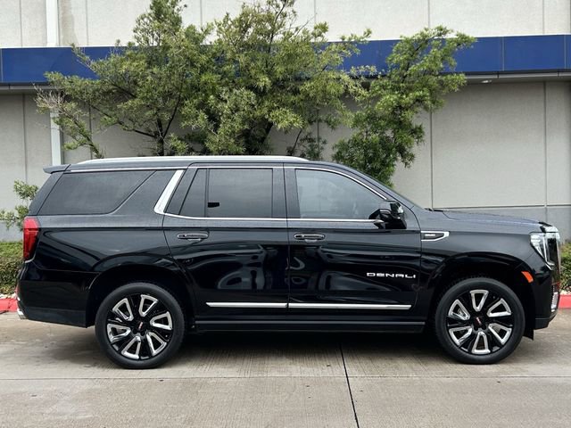 Used 2021 GMC Yukon Denali w/ Denali Premium Package image 3