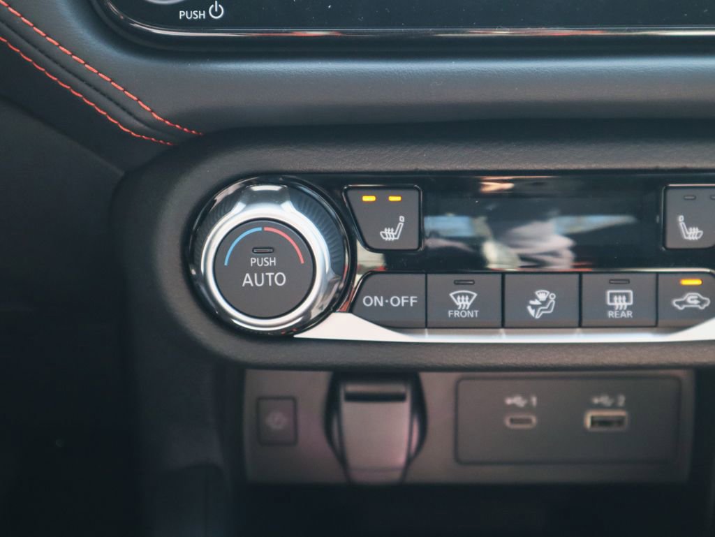 New 2025 Nissan Versa SR w/ Trunk Package image 16