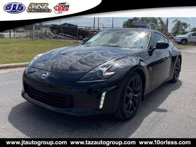 Used 2019 Nissan 370Z Coupe RWD image 2