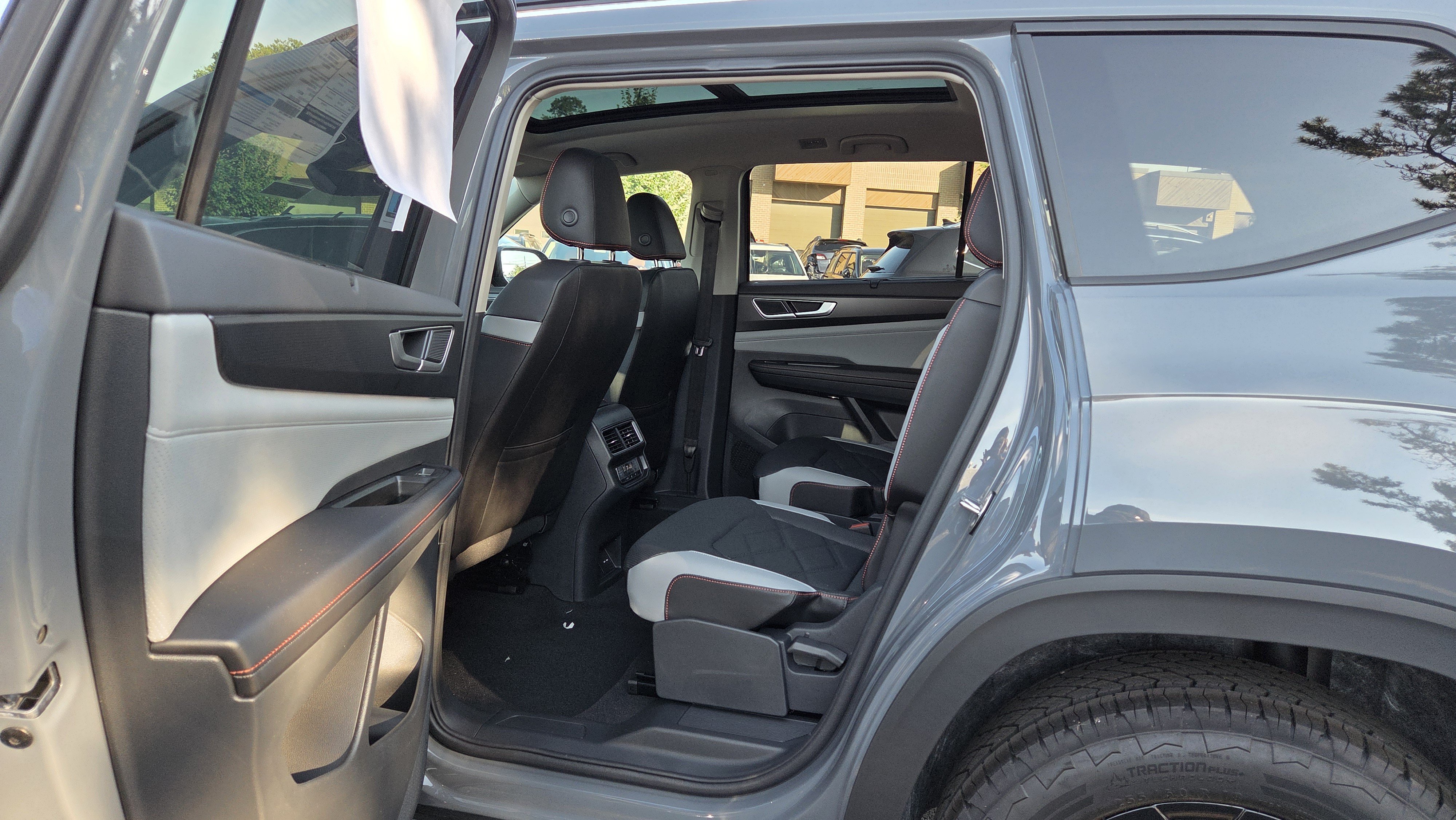 New 2026 Volkswagen Atlas Peak Edition AWD/4WD image 27