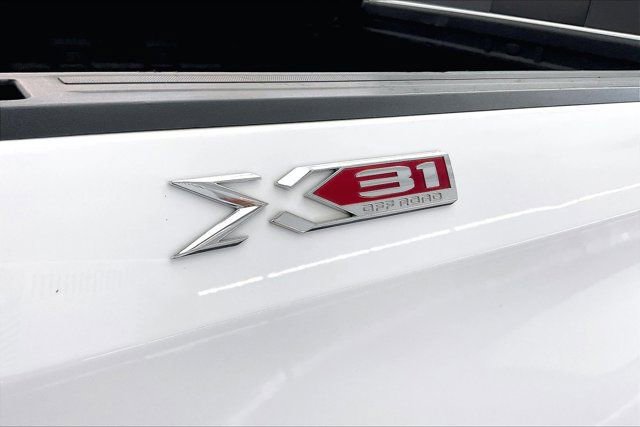 Used 2022 GMC Sierra 1500 SLT w/ SLT Premium Plus Package AWD/4WD image 7