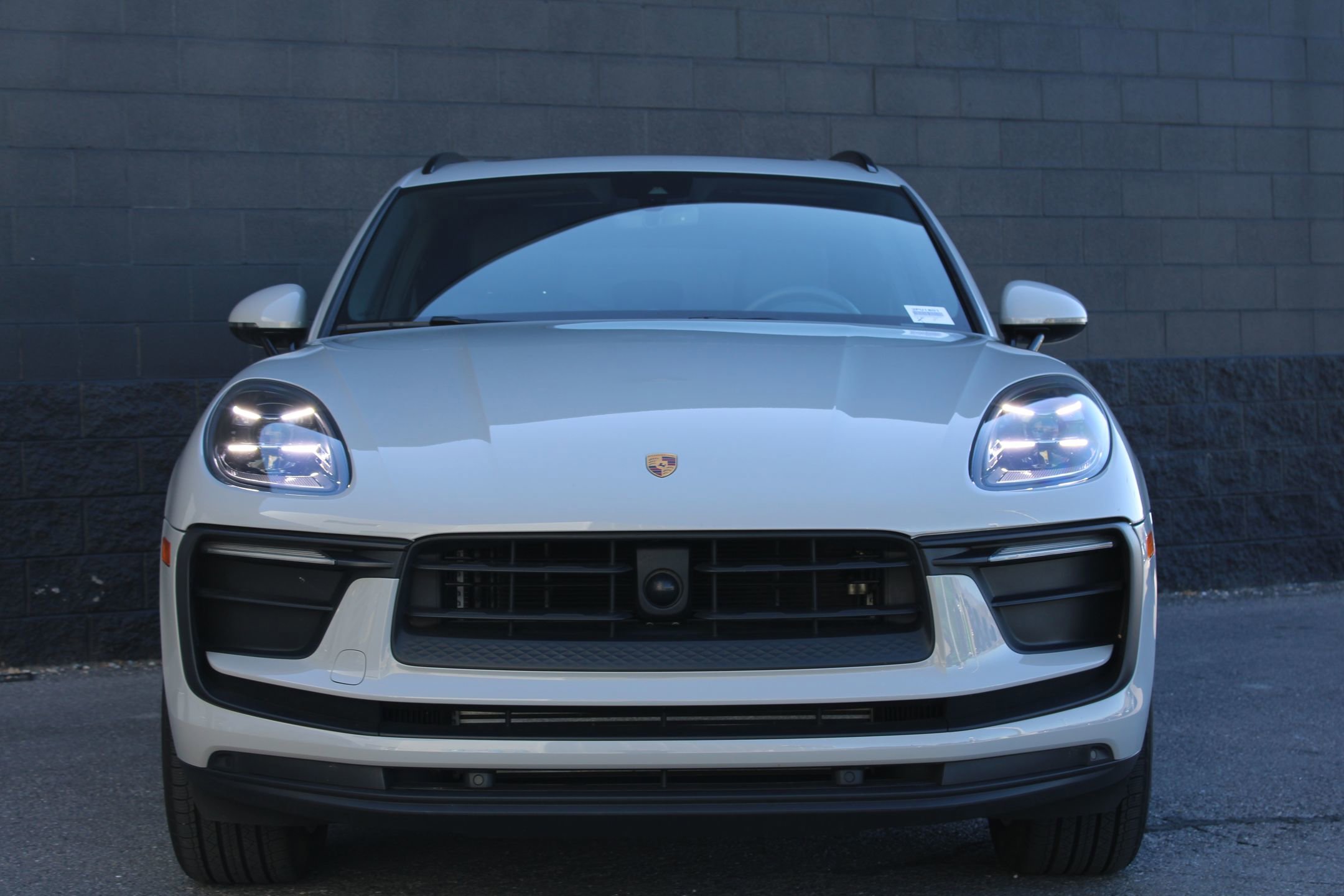 Certified 2023 Porsche Macan image 7