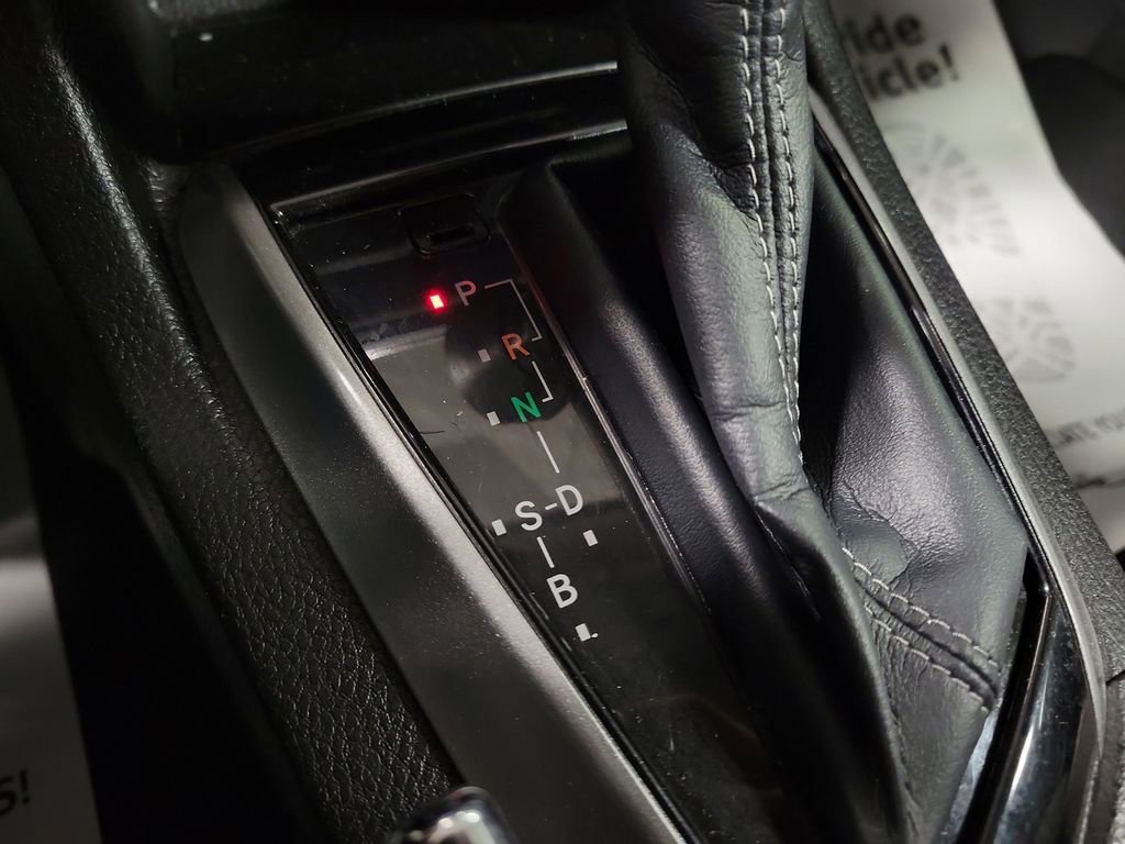 Used 2014 Toyota Corolla LE image 16