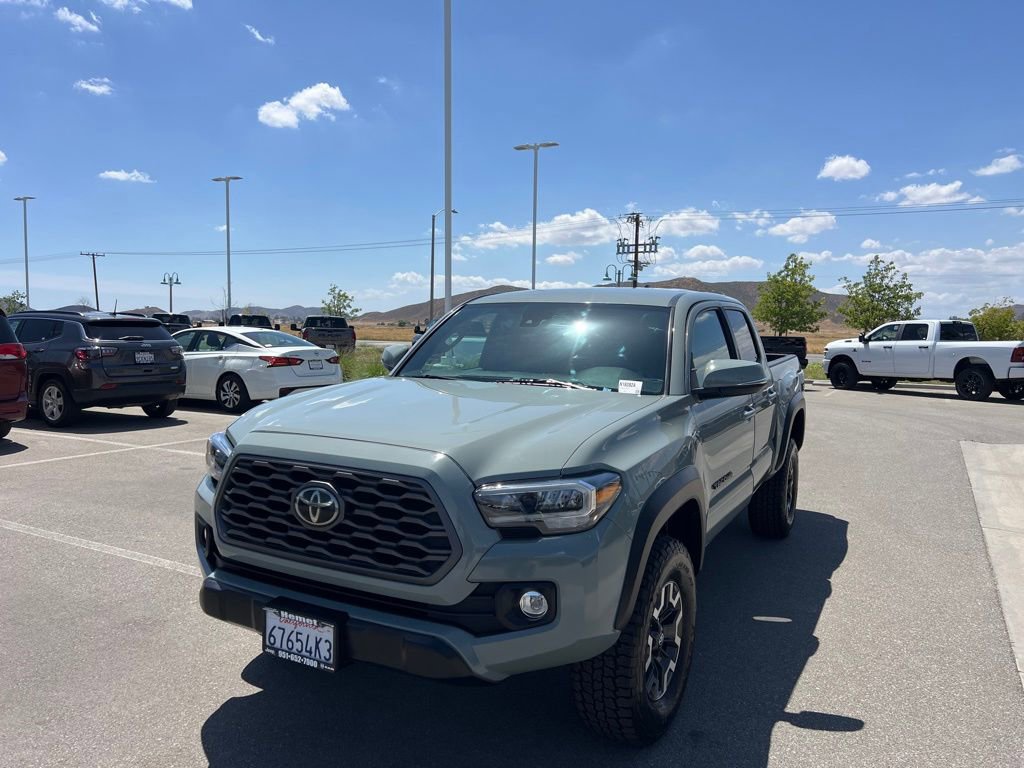 Used 2022 Toyota Tacoma TRD Off-Road w/ Technology Package AWD/4WD image 4