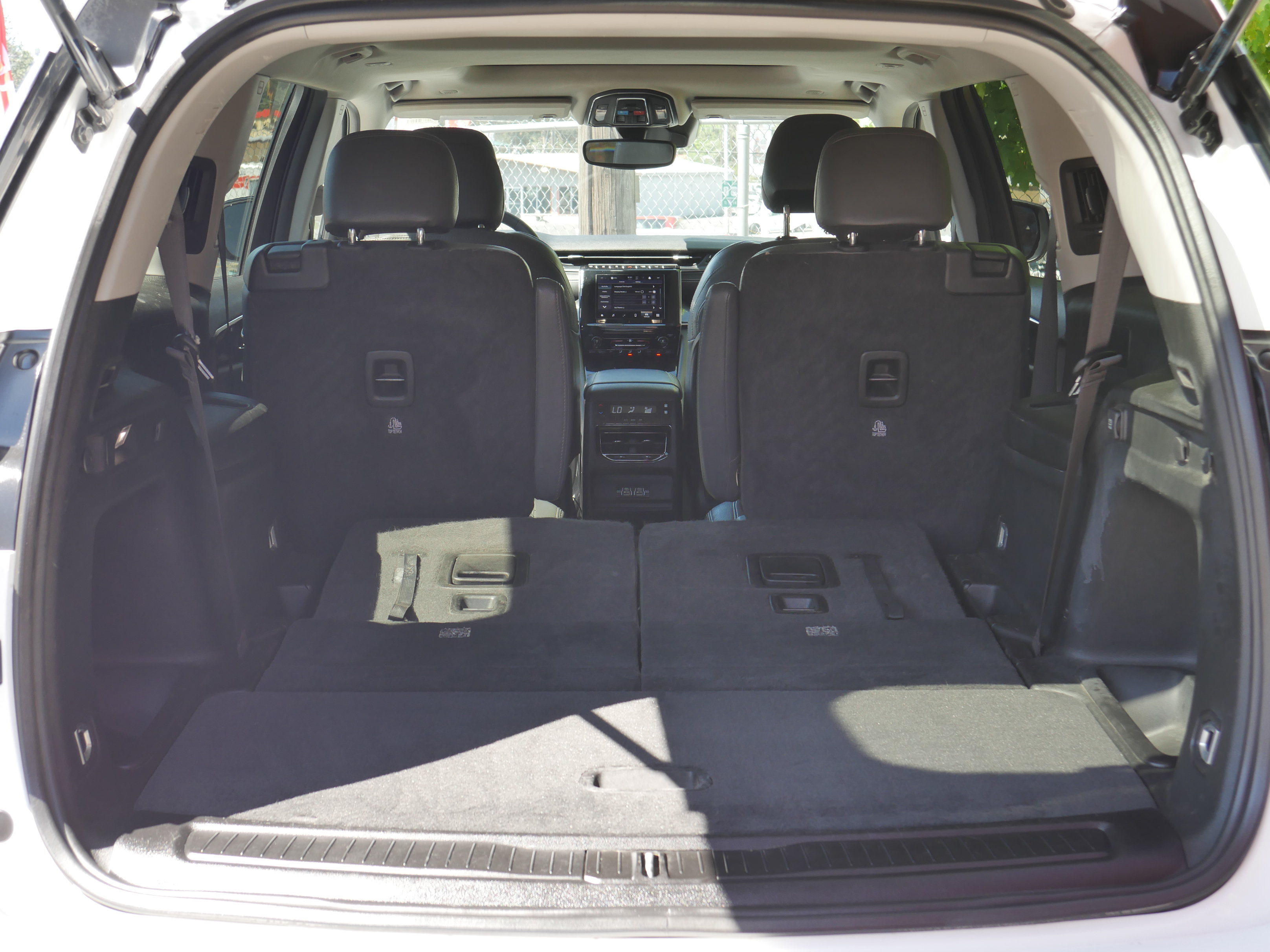 Used 2023 Jeep Grand Cherokee L Laredo AWD/4WD image 24