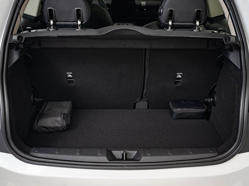 Certified 2025 MINI Cooper 2-Door Hardtop image 33