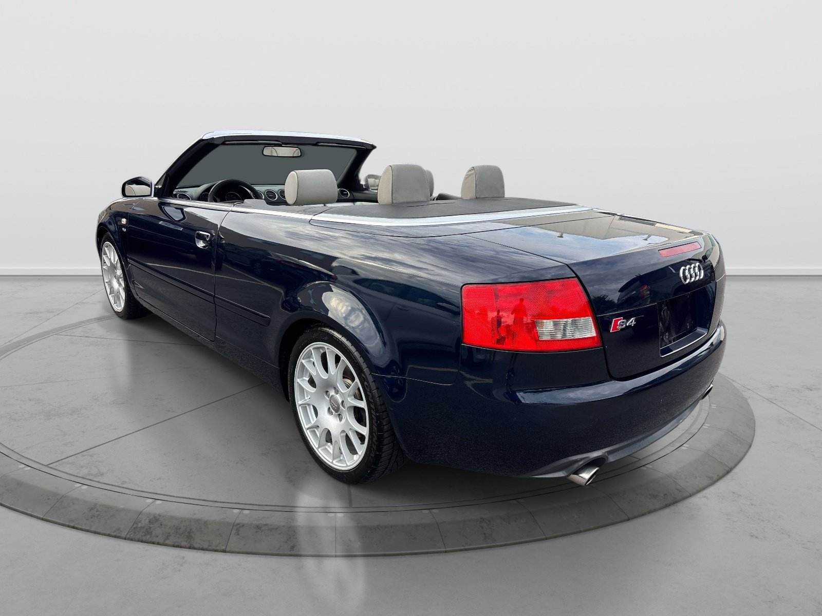 Used 2006 Audi S4 Cabriolet AWD/4WD image 3