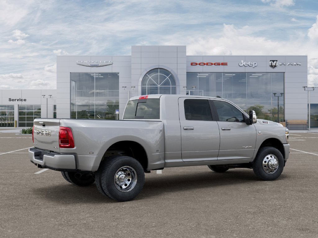 New 2026 RAM 3500 Laramie AWD/4WD image 4