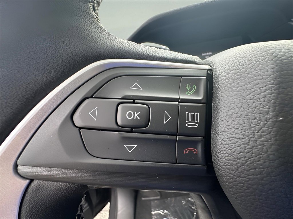 New 2025 Jeep Grand Cherokee Altitude image 23