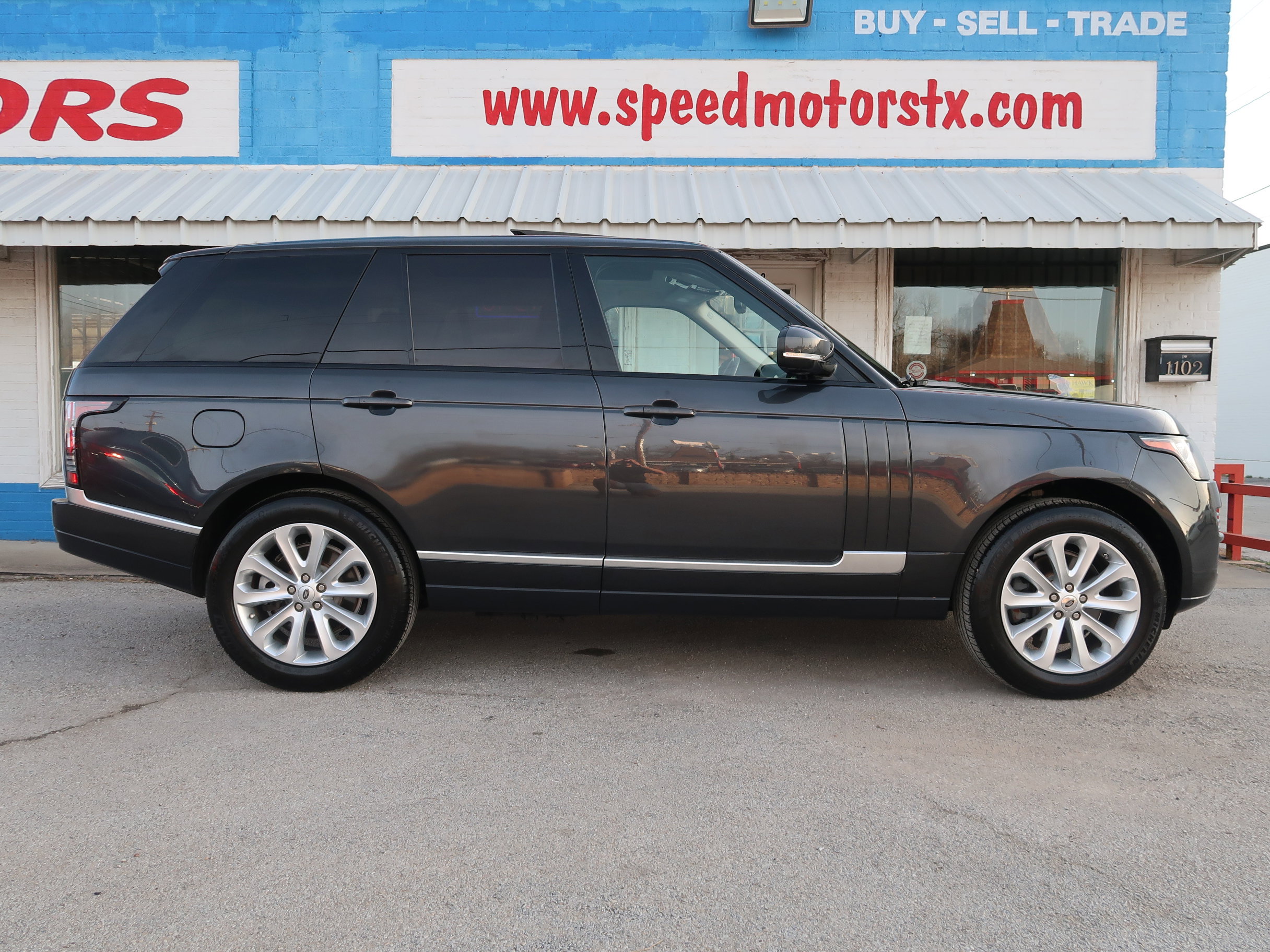 Used 2016 Land Rover Range Rover HSE image 4