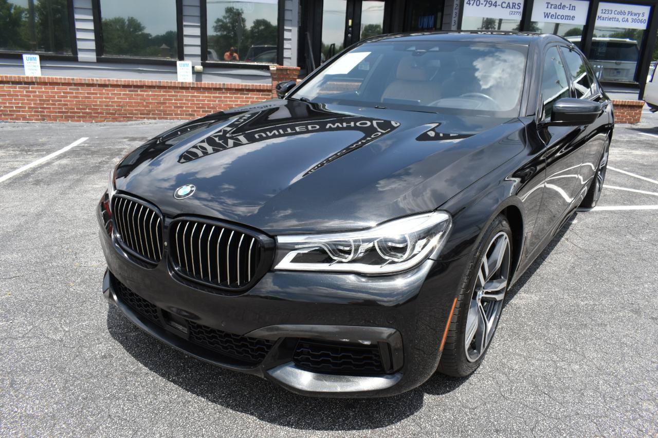 Used 2019 BMW 750i w/ Executive Package RWD image 2