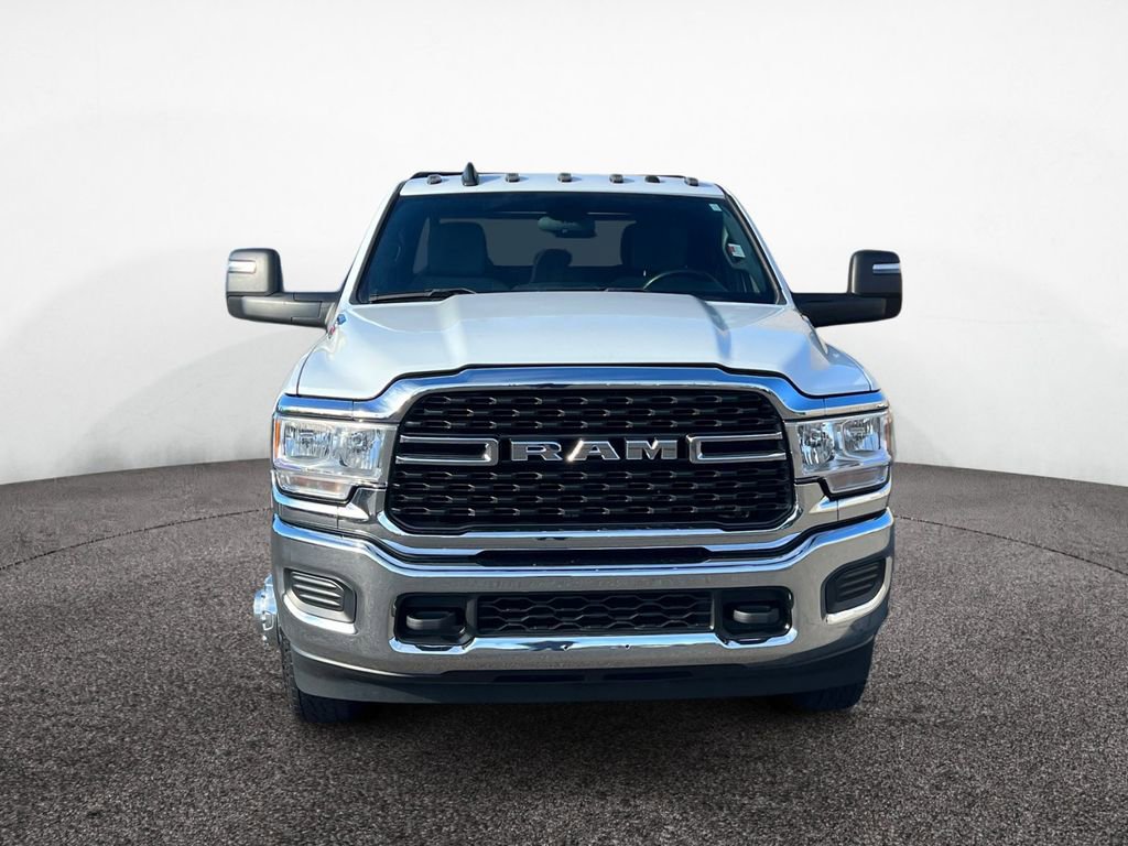 Used 2024 RAM 3500 SLT w/ Quick Order Package 2YG SLT AWD/4WD image 8