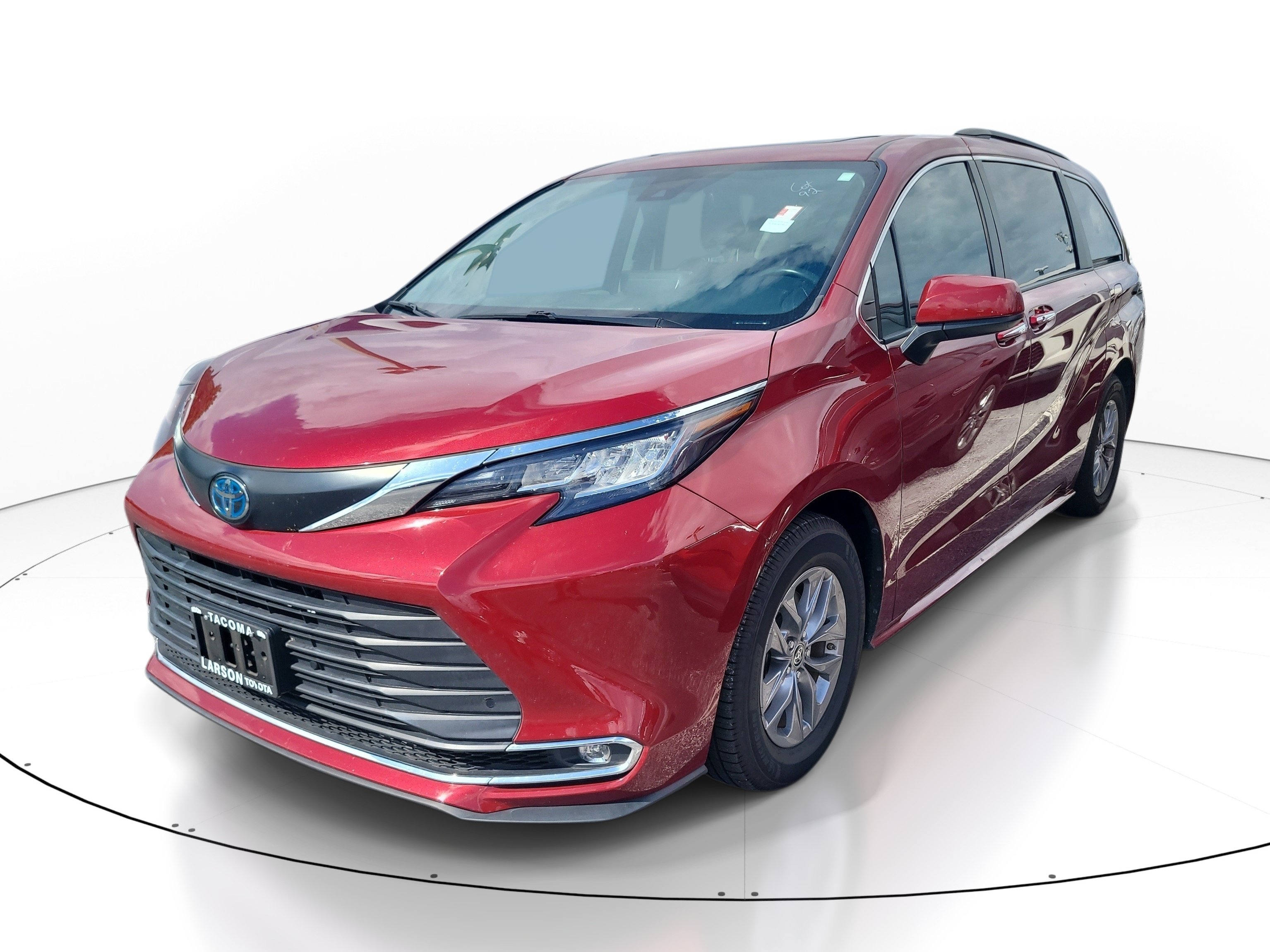 Used 2023 Toyota Sienna XLE w/ XLE Plus Package AWD/4WD image 3