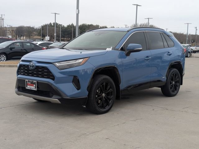 Used 2024 Toyota RAV4 SE image 10