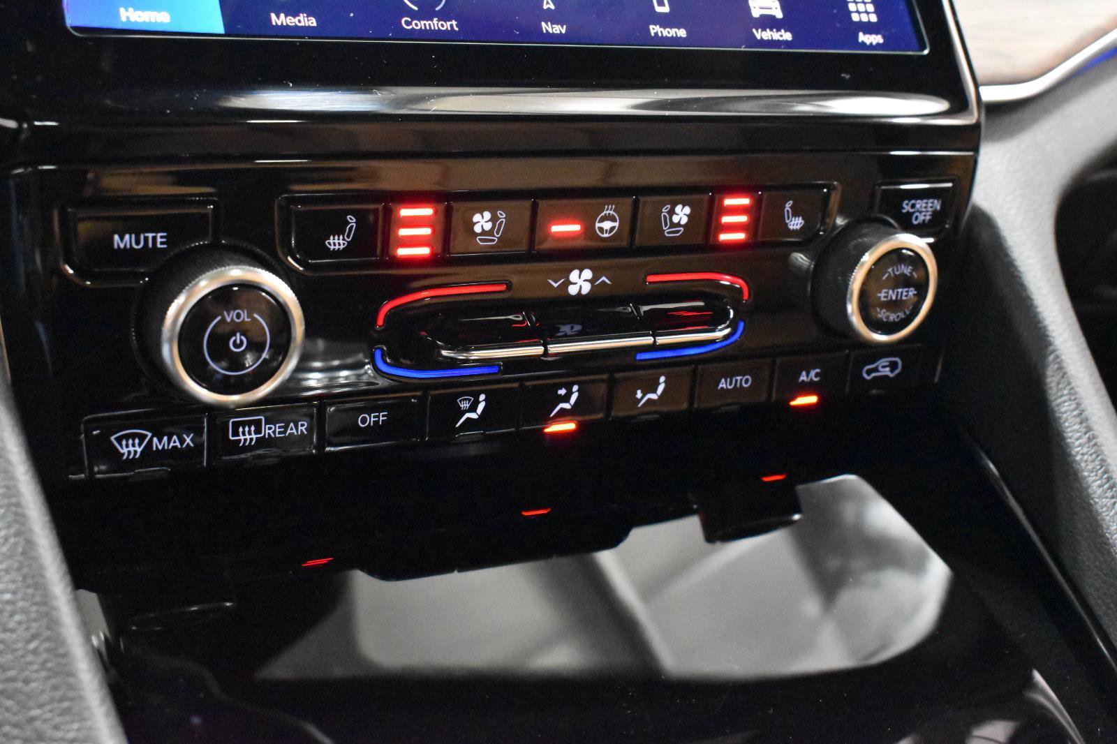 Used 2023 Jeep Grand Cherokee L Summit w/ Advanced Protech Group IV image 22