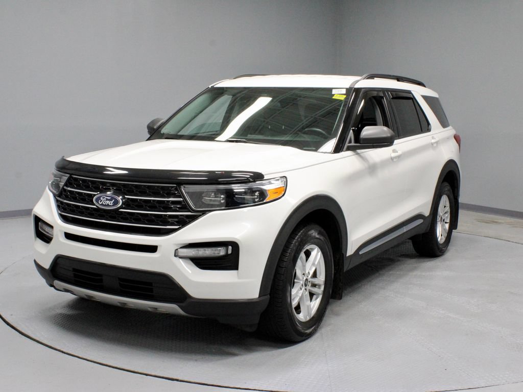 Certified 2023 Ford Explorer XLT w/ Equipment Group 202A AWD/4WD image 7