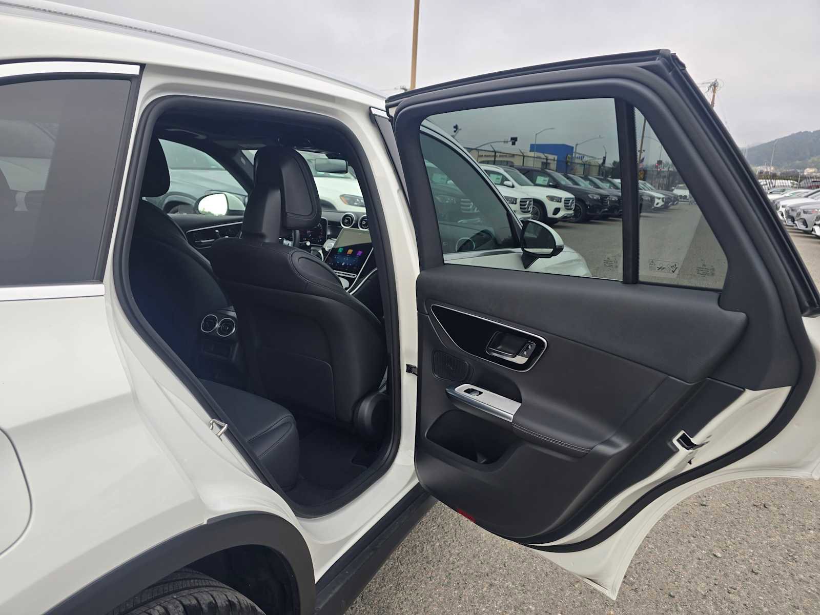 Used 2025 Mercedes-Benz GLC 300 image 15