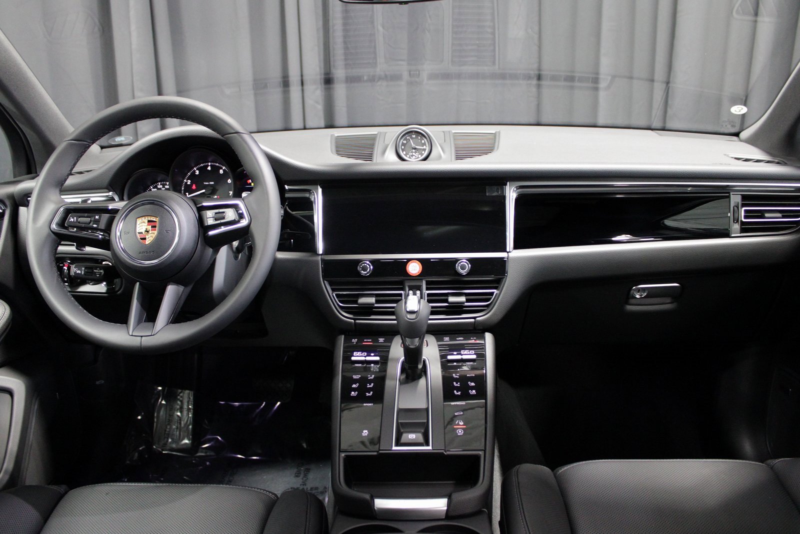 New 2026 Porsche Macan image 23