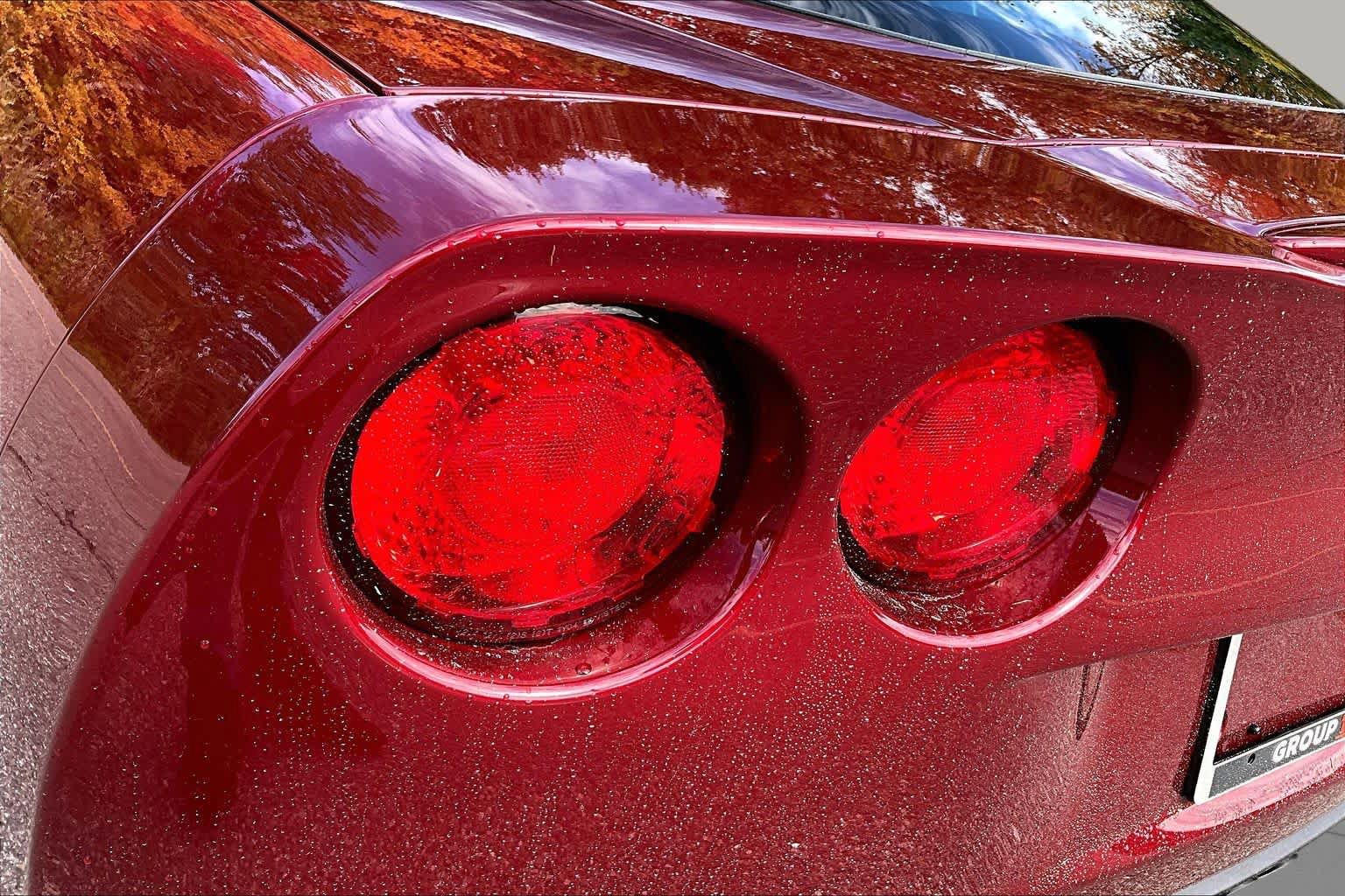 Used 2007 Chevrolet Corvette Coupe w/ Preferred Equipment Group RWD image 27