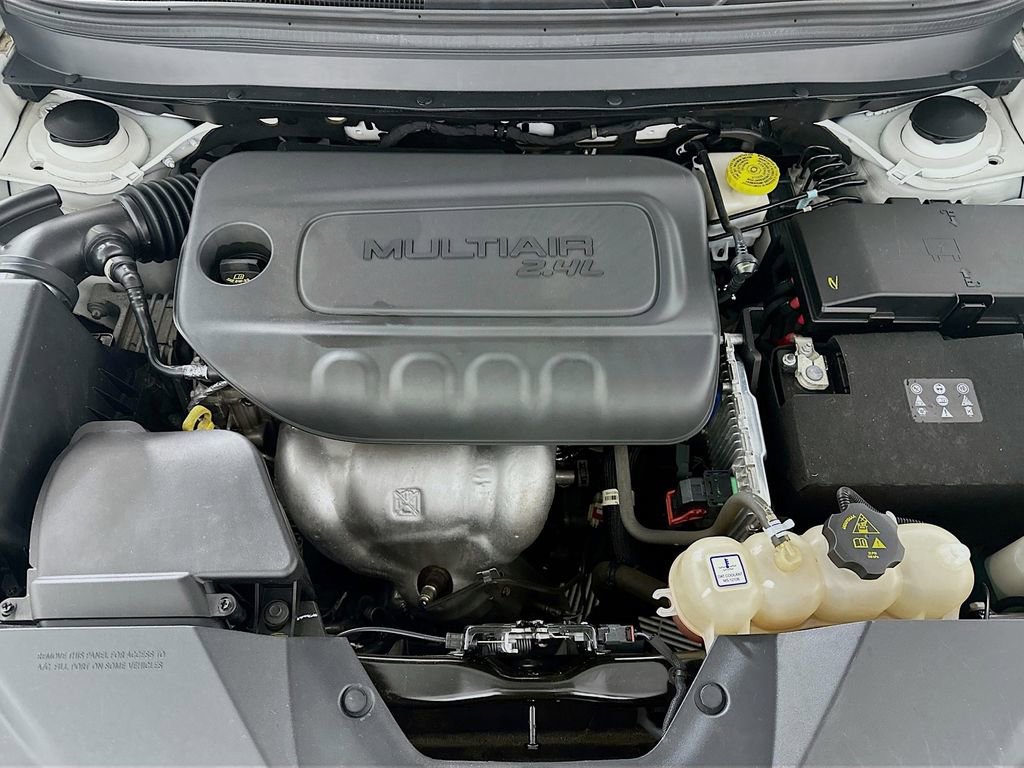 Used 2020 Jeep Cherokee Latitude Plus image 32