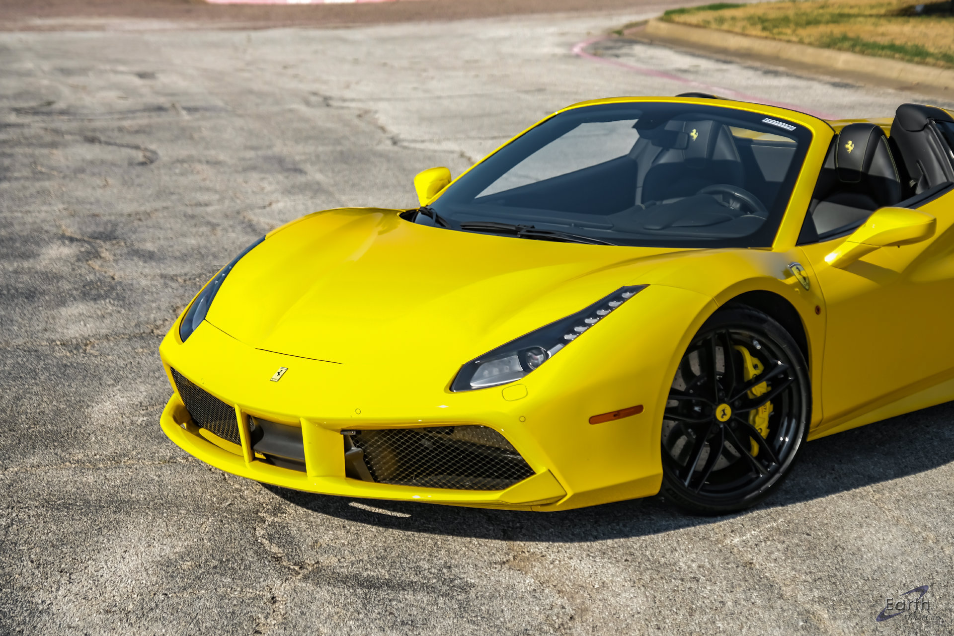Used 2018 Ferrari 488 Spider RWD image 8