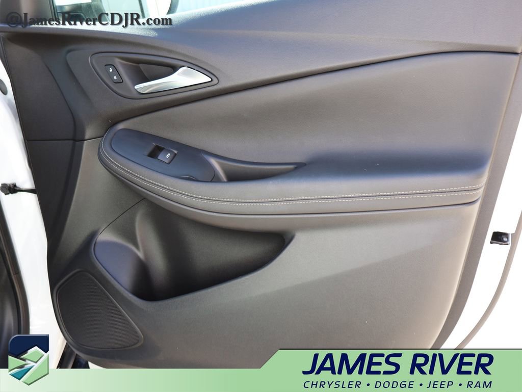 Used 2024 Buick Encore GX Sport Touring image 8